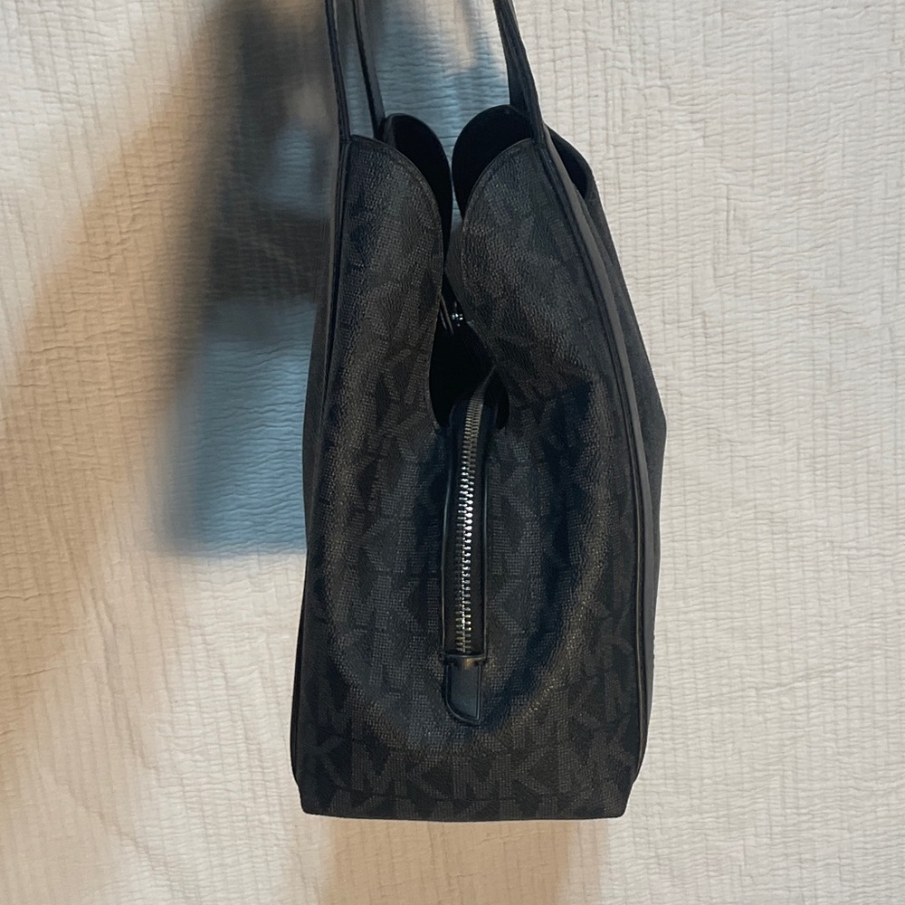 Michael Kors Black Shoulder Bag nwot - Picture 4 of 8